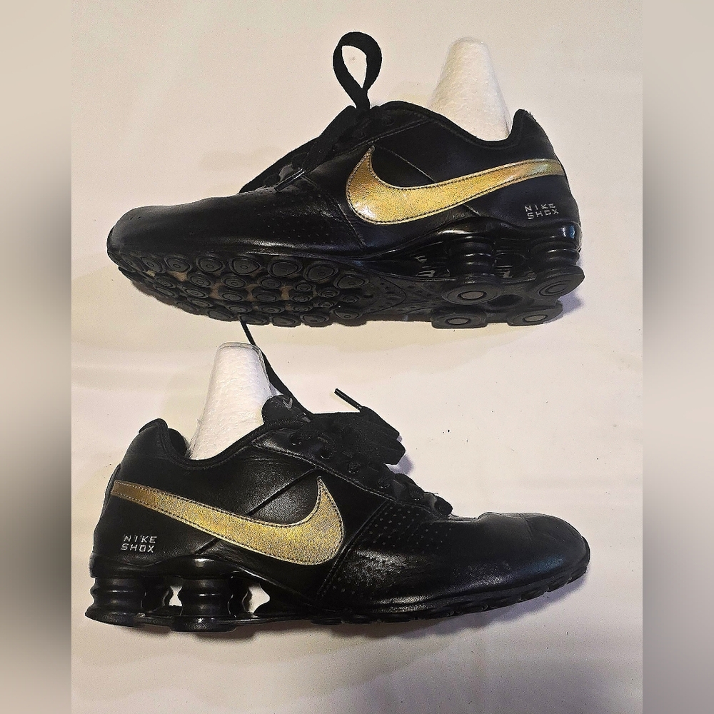 Nike Shox Men’s Size 8.5 Black Gold Leather Sneakers